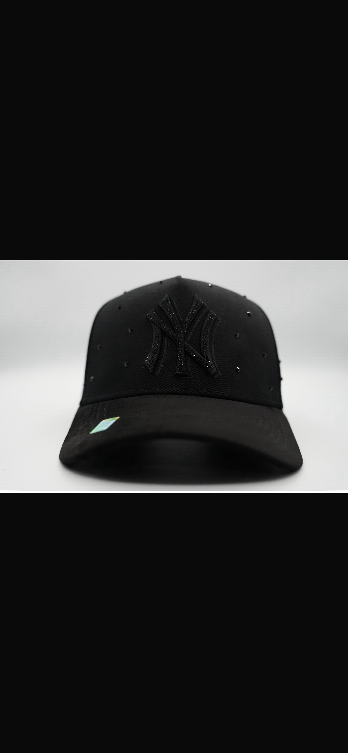 NY Yankees total black