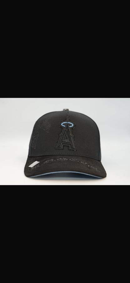 Angles total black